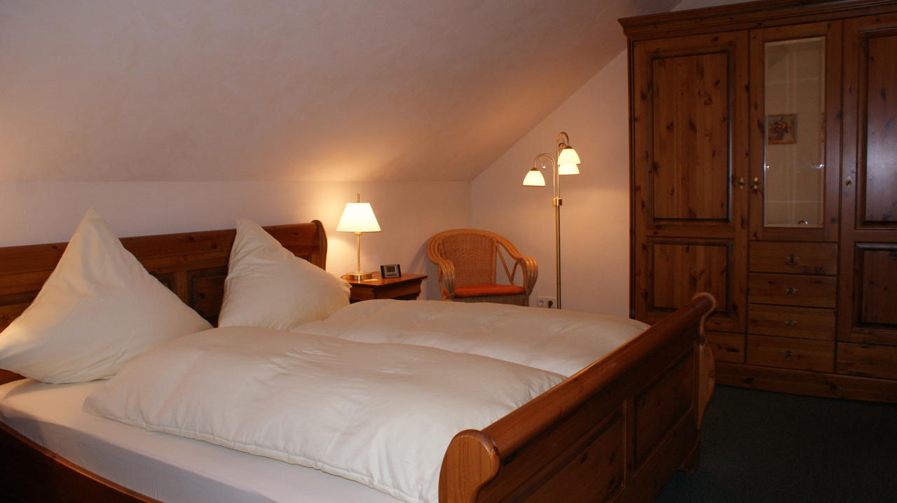 Landhotel Loenskrug Hellental 객실 사진