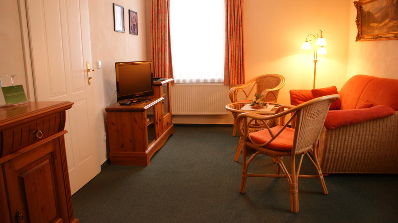 Landhotel Loenskrug Hellental 객실 사진